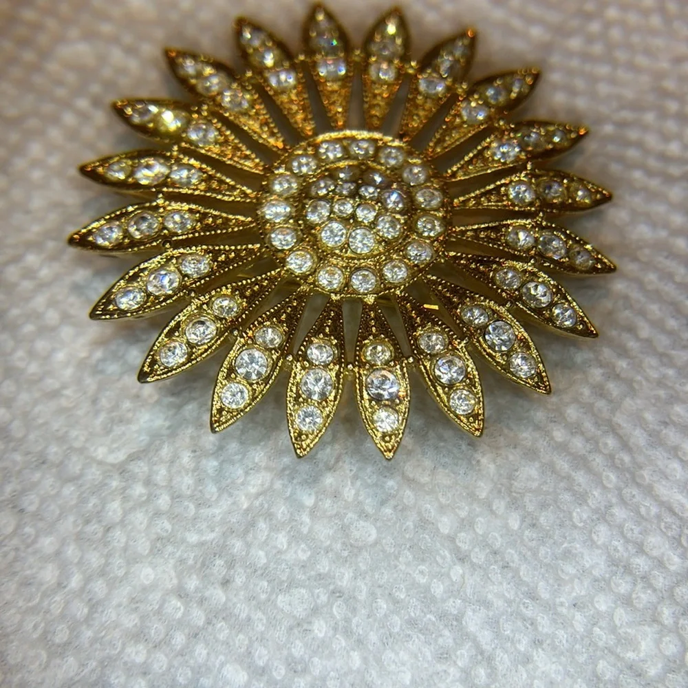 Vintage Sunflower Brooch Pin clear rhinestone gold tone metal